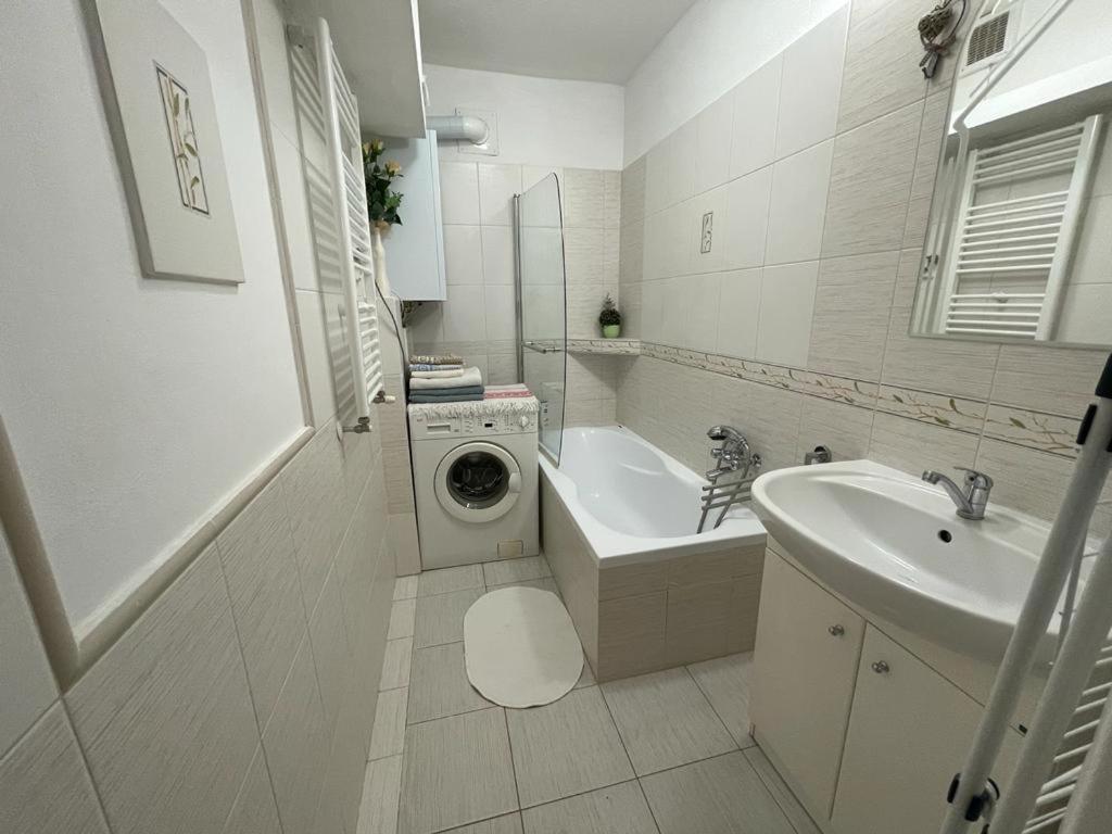 Apartament Attic Flat In The Center Bratysława Zewnętrze zdjęcie